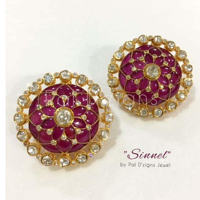 Sinnel Studs in Moissanite Polki
