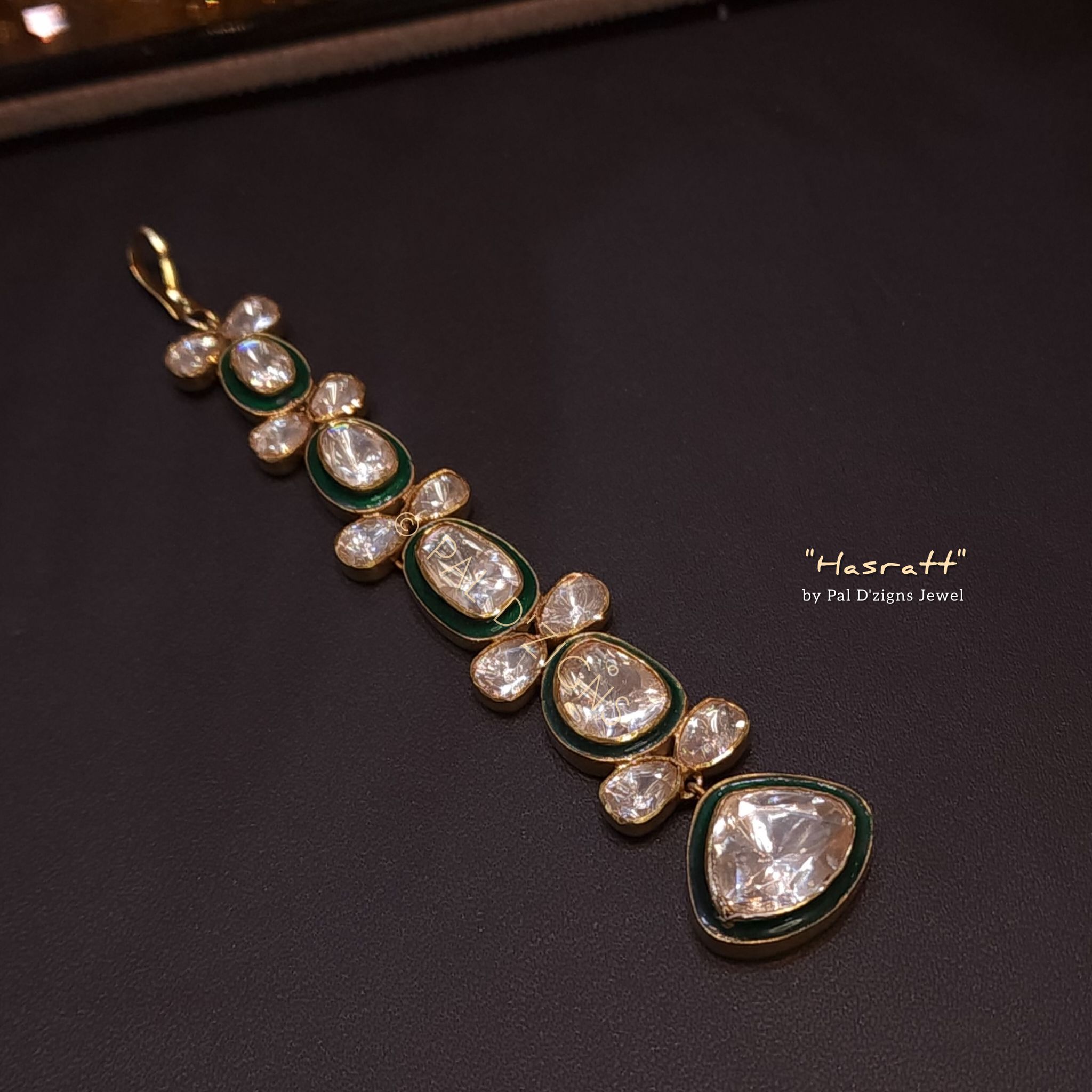 Hasratt - Moissanite Polki Meena Maangtika