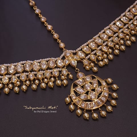 Sabyasachi Moti Mathapatti in Moissanite Polki