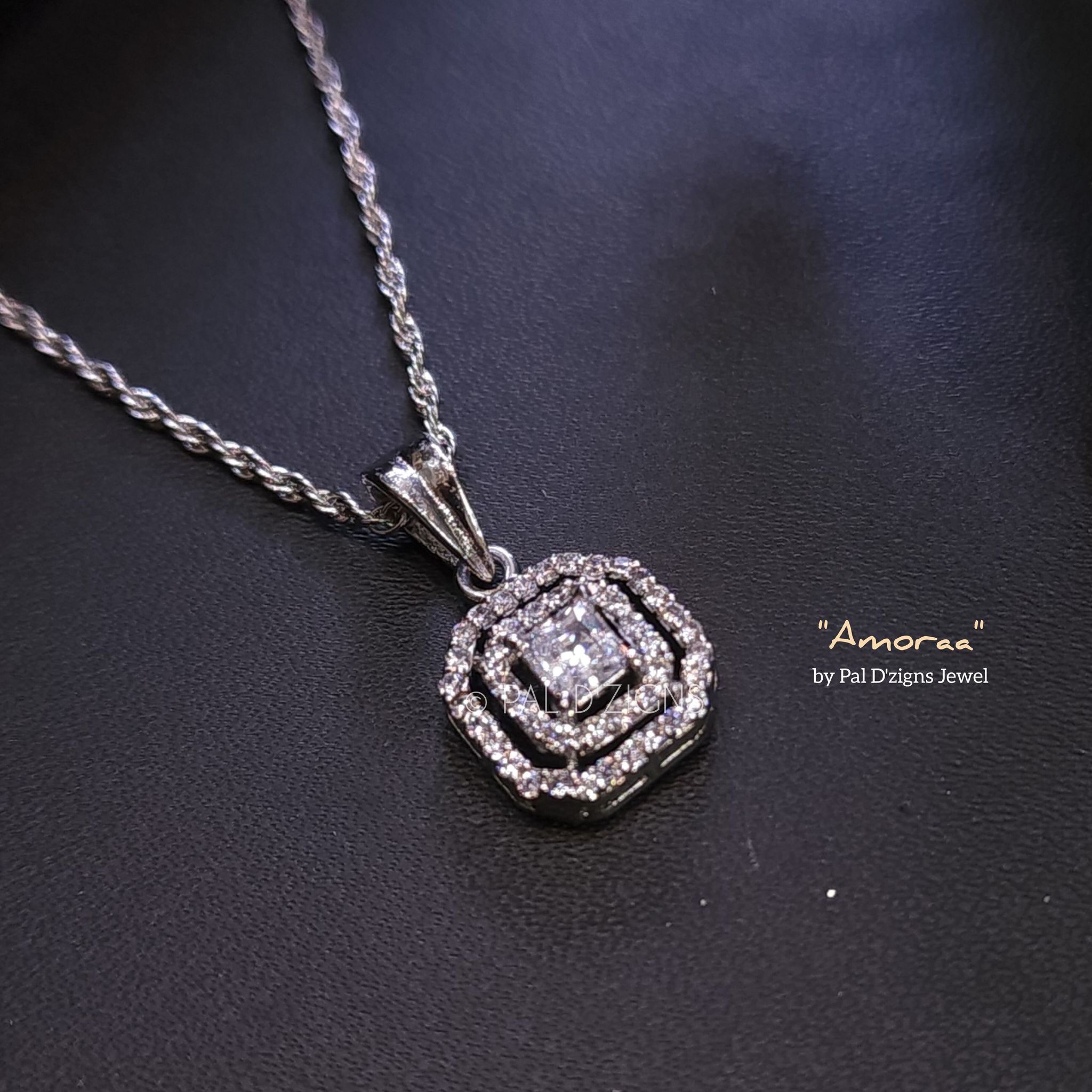 Amoraa Swarovski Pendant