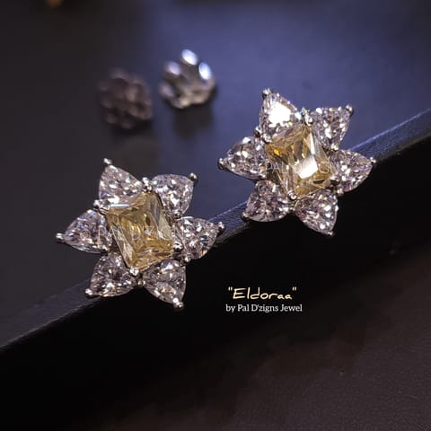 Eldoraa Swarovskis Earring