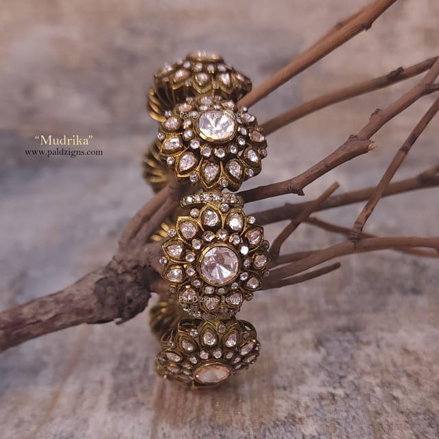 Mudrika (2-6" Size) Moissanite Polki Bangles (Single)