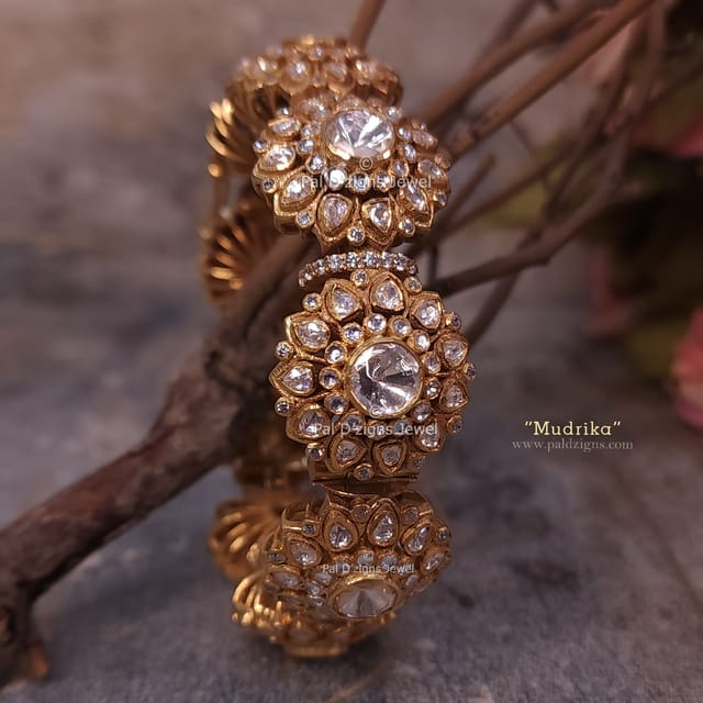 Mudrika Gold(2-8" Size) Moissanite Polki Bangles (Single)
