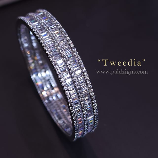 Tweedia Bangle