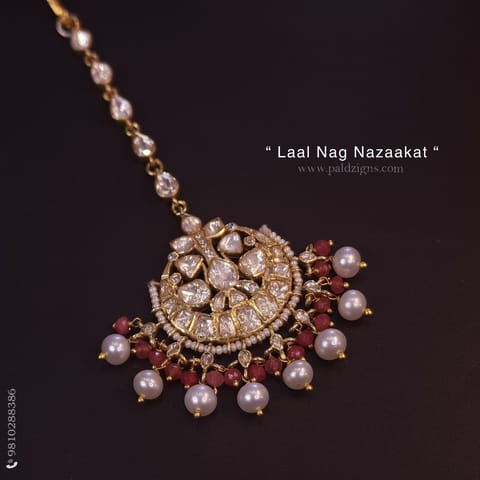 Laal Nag Nazaakat Moissanite Polki Tika