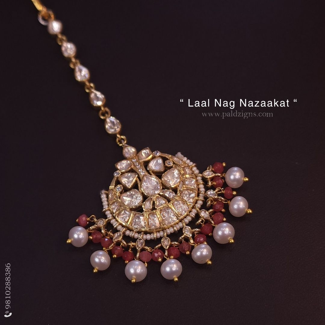 Laal Nag Nazaakat Moissanite Polki Tika