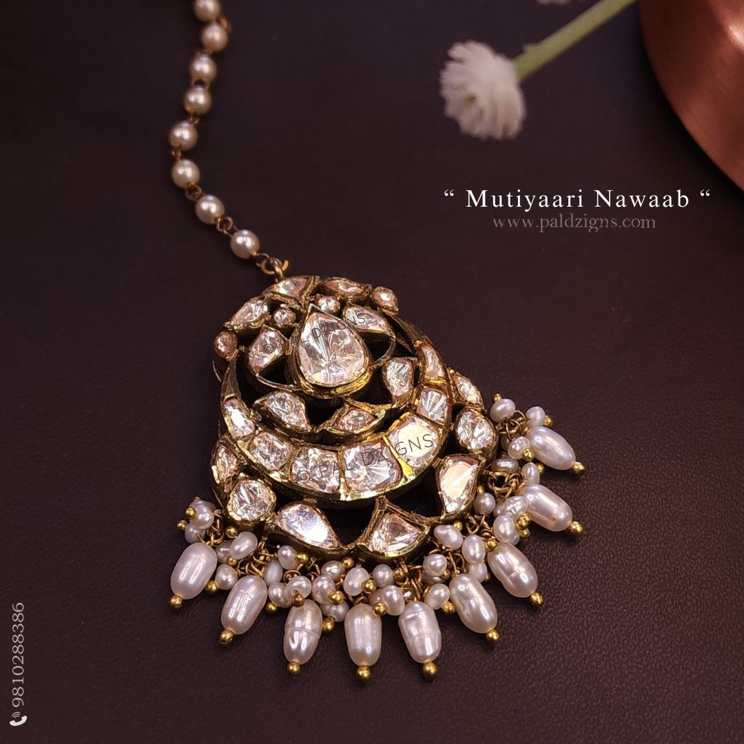 Mutiyaari Nawaab Antique (Small) Moissanite Polki Maangtika