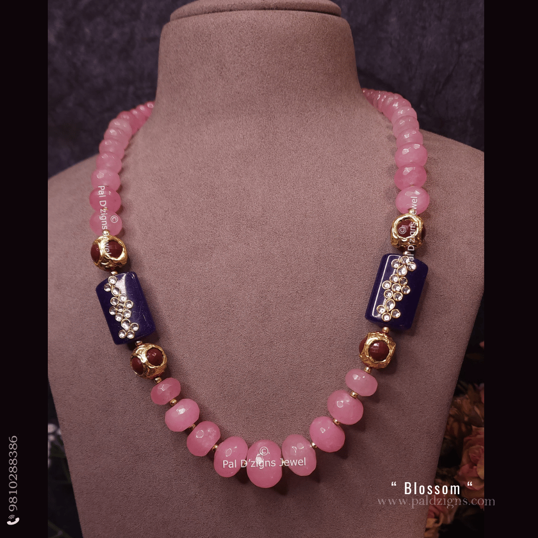 Blossom neckline