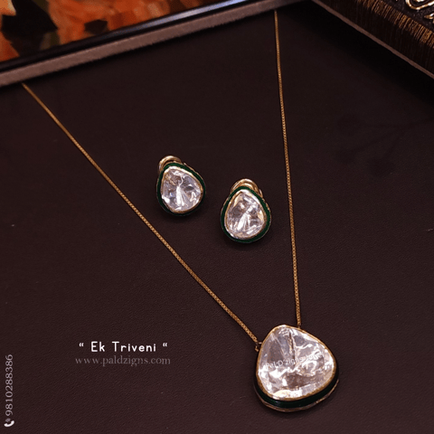Ek Triveni Moissanite Polki Pendant Set