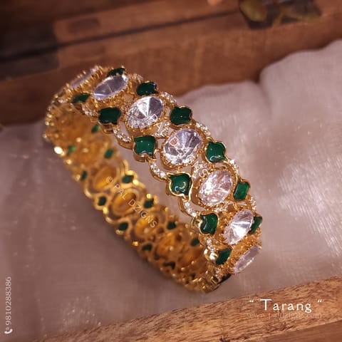 Tarang 2-6" Size Moissanite Polki Bangle (Single) Tarang 2-6" Size Moissanite Polki Bangle (Single)