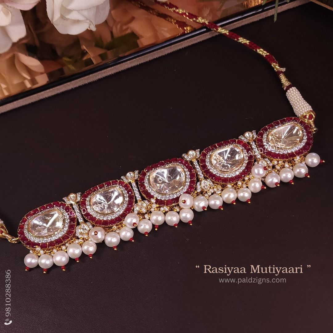 Rasiyaa Mutiyaari Moissanite Polki Choker