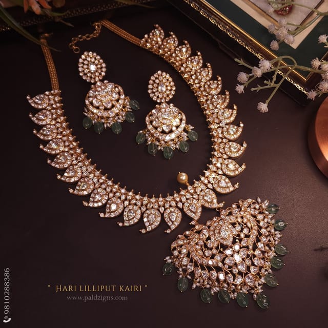 Hari Lilliput Kairi Moissanite Polki Detachable Necklace Set