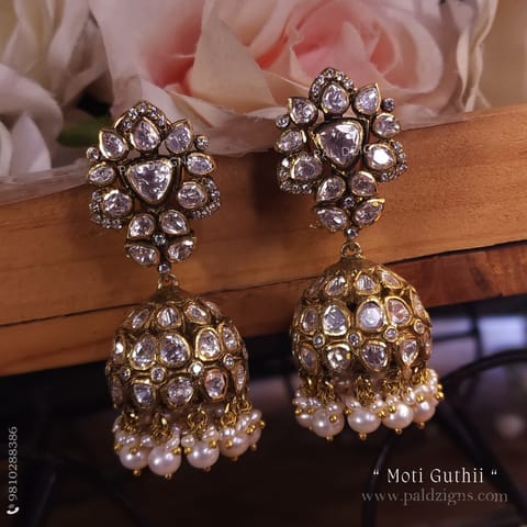 Moti Guthii Moissainte Polki Jhumki