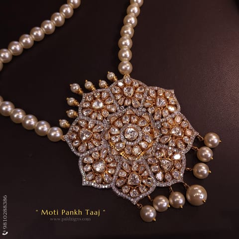Moti Pankh Taaj Moissanite Pendant