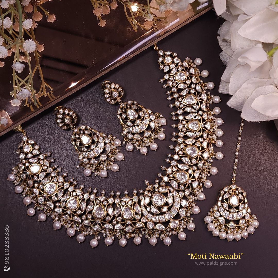 Moti Nawaabi Antique Moissanite Polki Necklace Set And Tikka Combo
