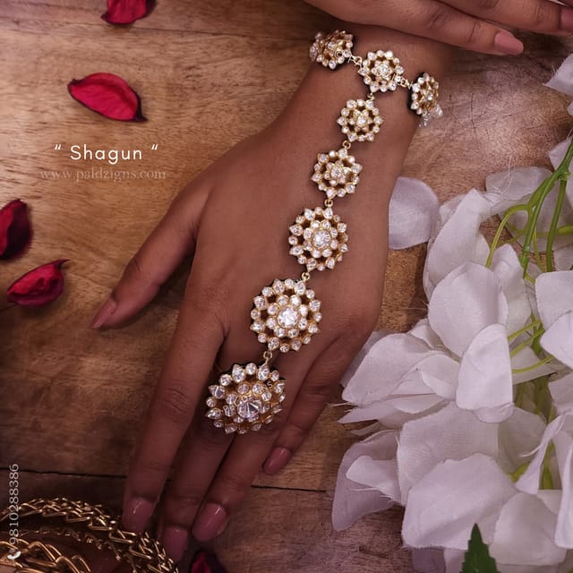 Shagun Moissanite Polki Hathful Ring (Single)