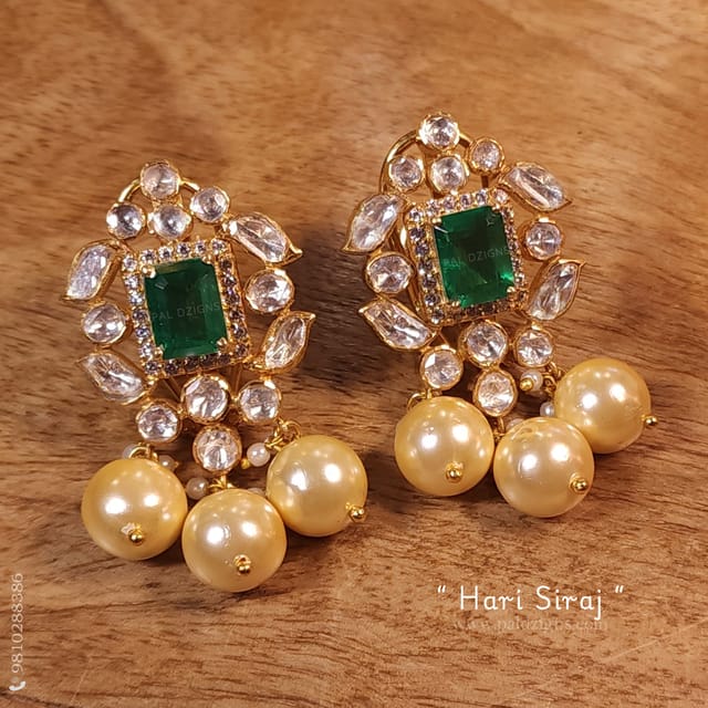 Hari Siraj Gold Moissanite Polki Stud