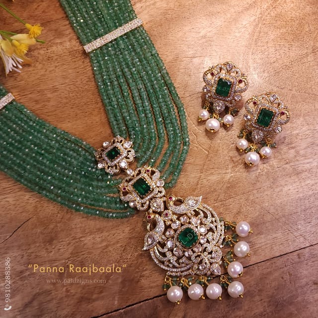 Panna Raajbaala Moissanite Polki Pendant Set