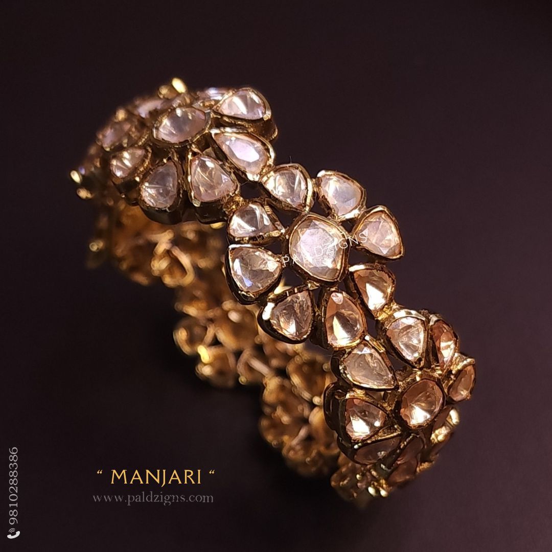 Manjari Antique 2-8" Size Moissanite Polki Bangle (Single)