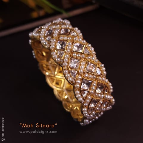 Moti Sitaara 2-8" Size Moissanite Polki Bangle (Single) Moti Sitaara 2-8" Size Moissanite Polki Bangle (Single)