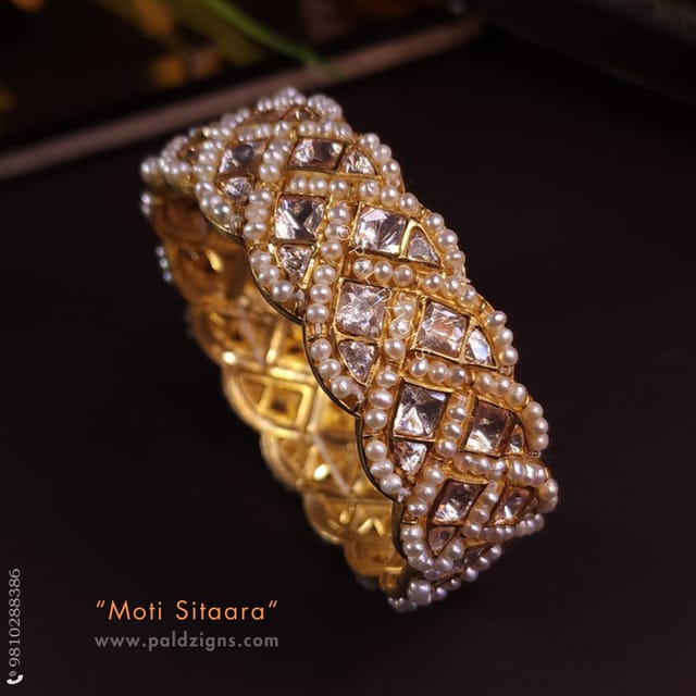 Moti Sitaara 2-6" Size Moissanite Polki Bangle (Single)
