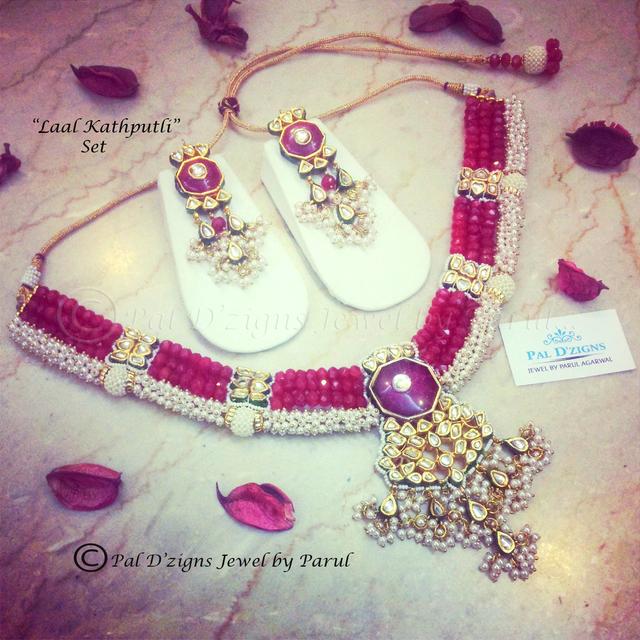 Laal Kathputli Set