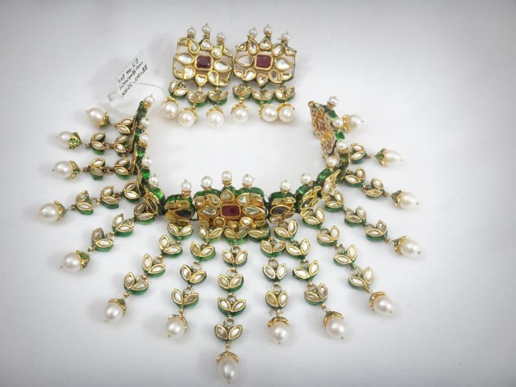 Chit navrataan choker set