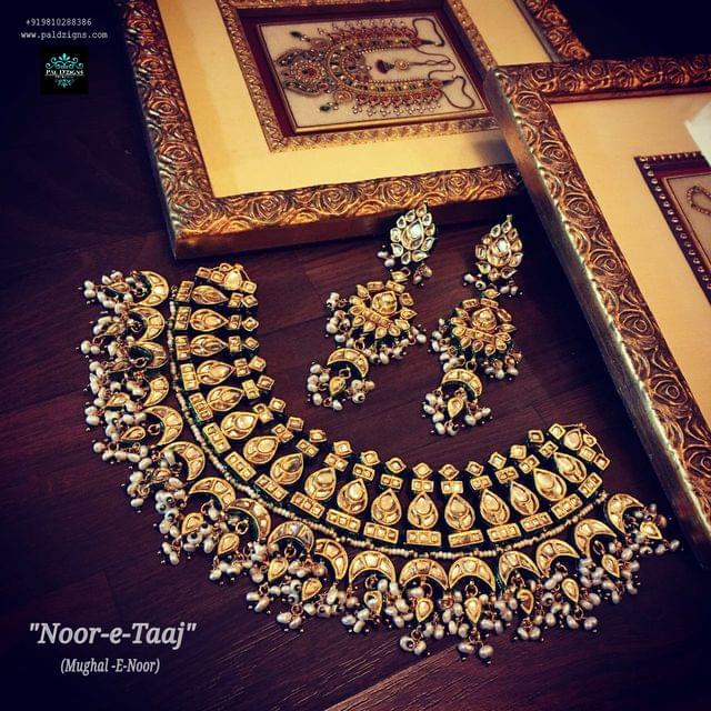 Noor-E-Taaj Kundan Set