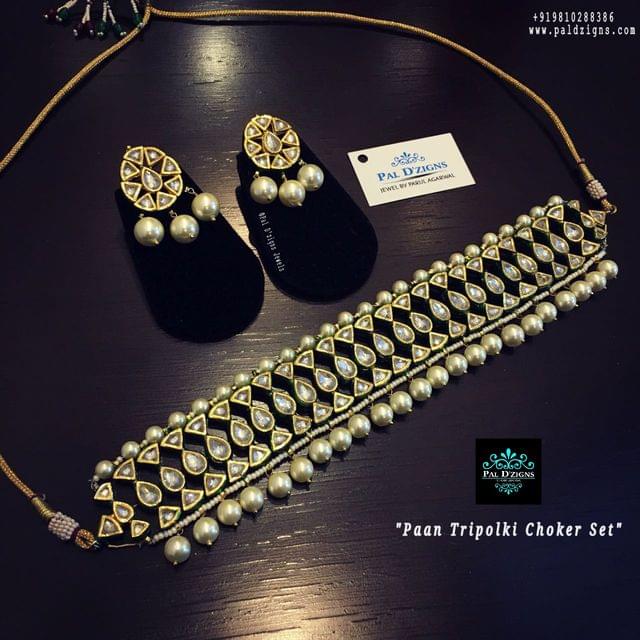 Paan Tripolki Choker Set
