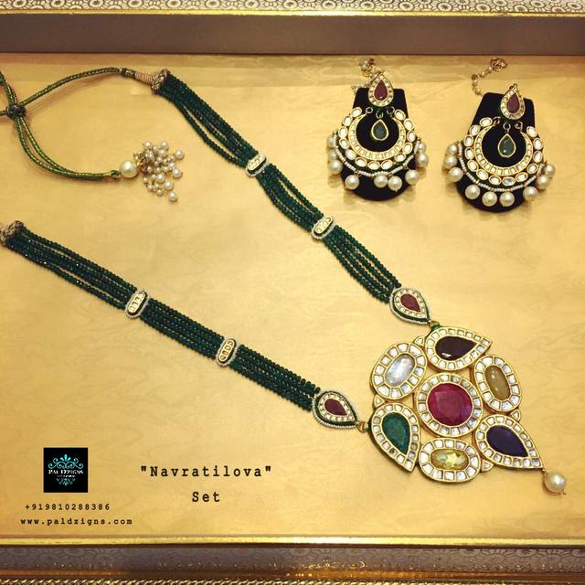 Navratrilova Kundan Set