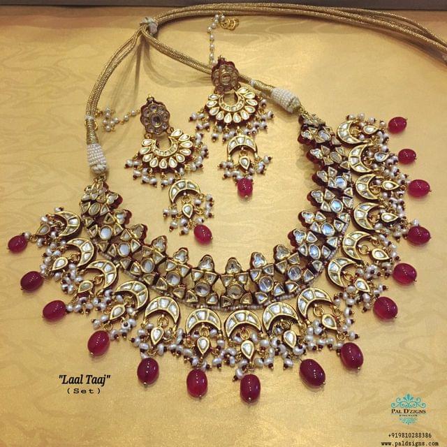 Laal Taaj Necklace Set