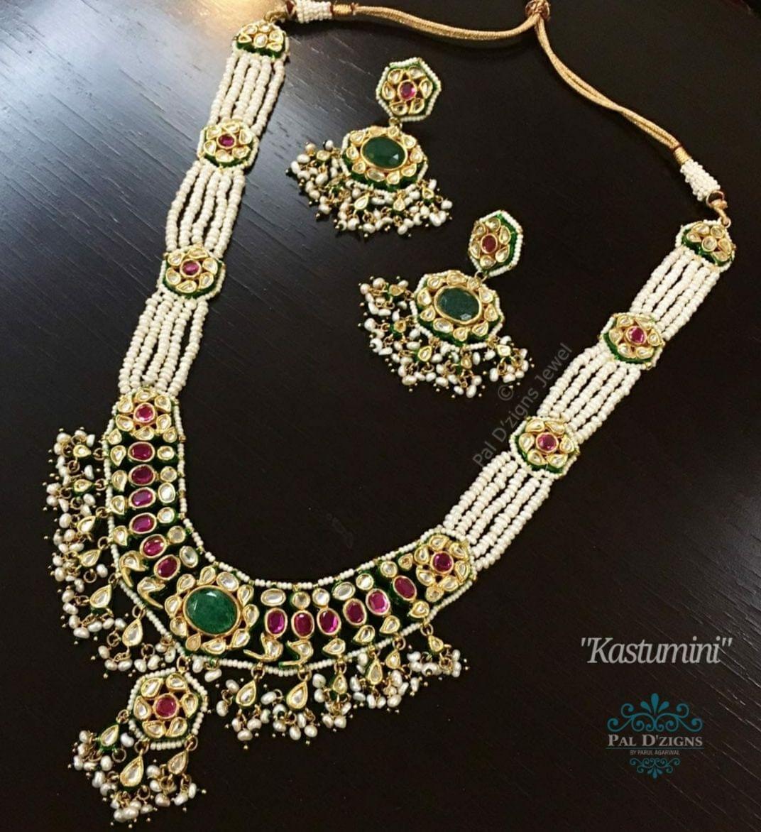 Kastumini Kundan Set